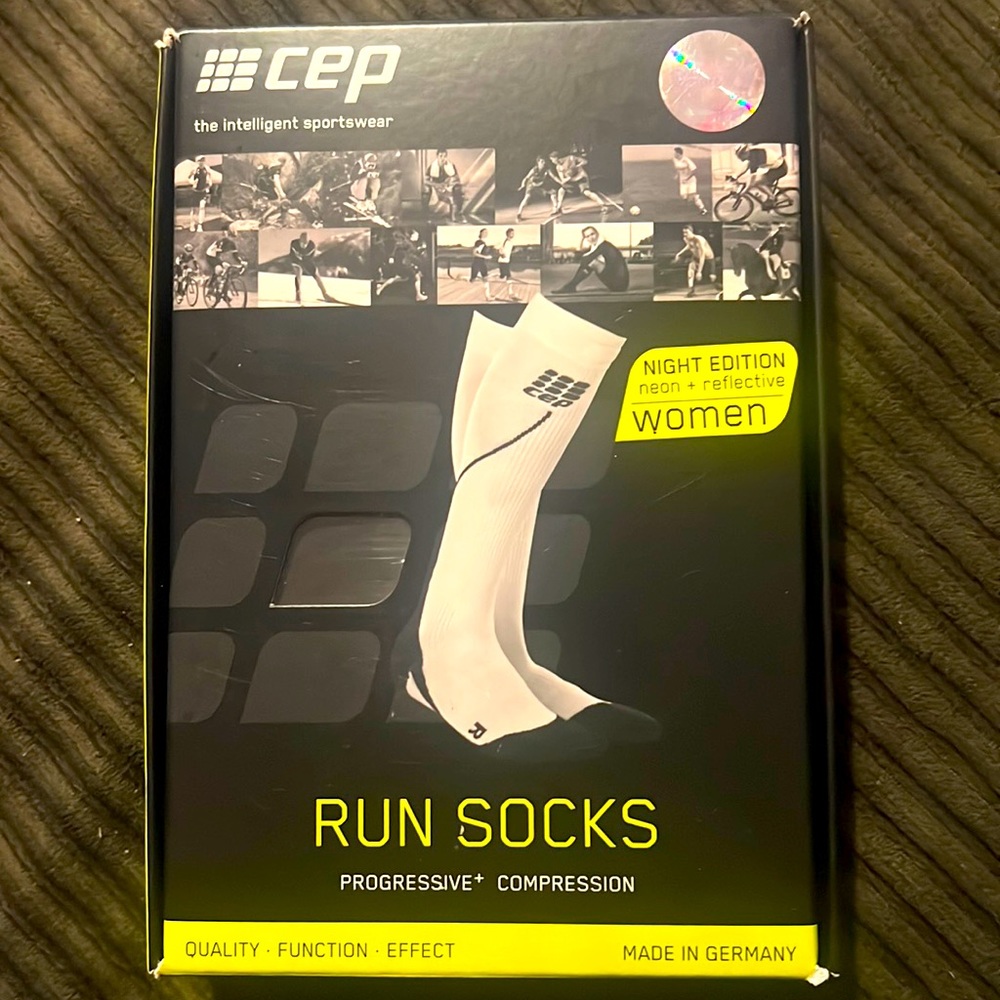 CEP sports running compression socks womens night reflective run socks 2.0 black